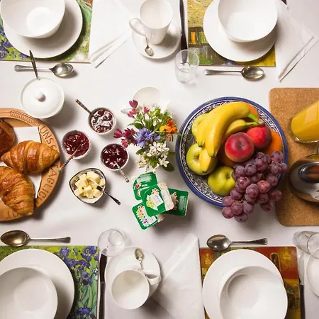 Les Quatre Siecles Bed & Breakfast 3*