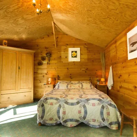 Les Quatre Siecles Bed & Breakfast Herce