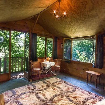 Les Quatre Siecles Bed & Breakfast Herce