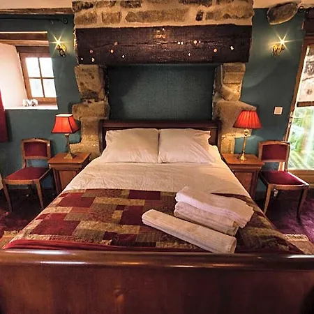 Les Quatre Siecles Bed & Breakfast 3*