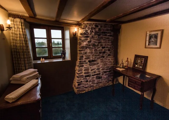 Les Quatre Siècles Bed & Breakfast Herce